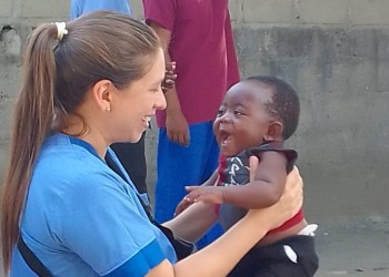 “Aquí aporto todo desde mi profesión de enfermera”