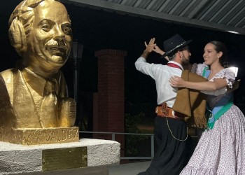 Mburucuyá rindió su homenaje al recordado conductor Jorge Valdez