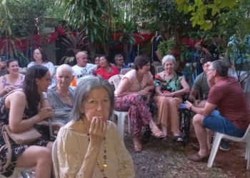 Música y baile para despedir el año en el centro residencial de abuelos