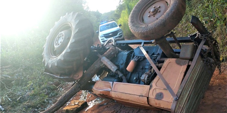 BARRIO KILÓMETRO 10. La herramienta de campo con las ruedas delanteras lisas por el desgaste.