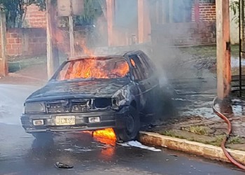 Se incendió un auto que trasladaba combustible de manera ilegal