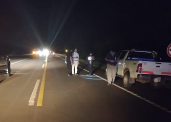 Camioneta 4×4 embistió a una moto y dejó una mujer con múltiples fracturas