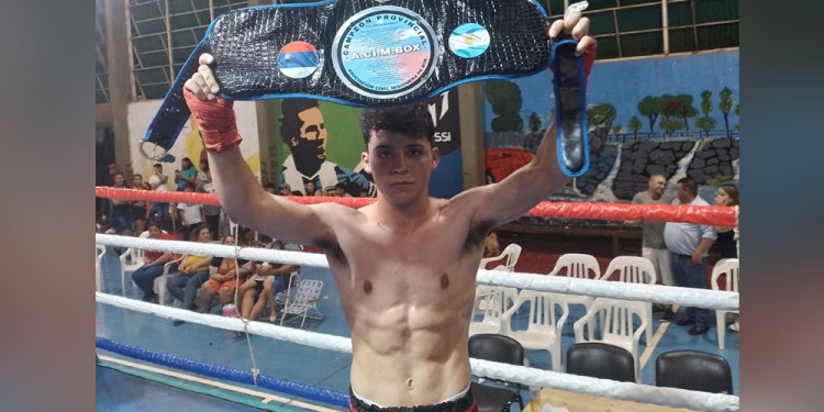 CINTURÓN. El sampedrino Pachu De Lara se alzó con título de ACiMBox. (gentileza R.Andino).