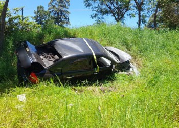 Dos lesionados en violento despiste sobre la ruta nacional 101