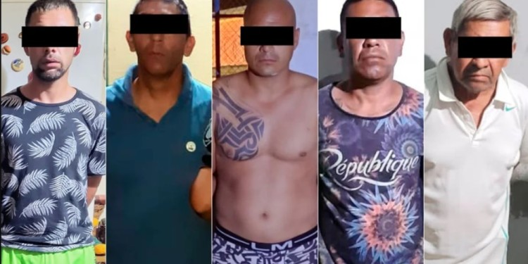 BANDA COMPLETA. Los cinco detenidos acusados por el secuestro del comerciante de Hurlingham, Buenos Aires.