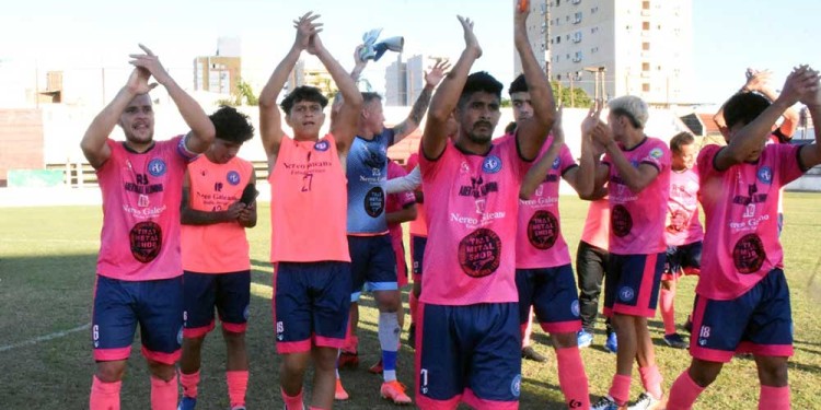 A LA FINAL. El equipo de Estudio Galeano, tras la victoria en semis.