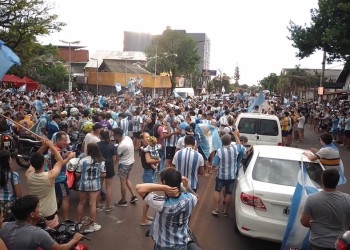 Hinchas ocasionaron desmanes, rompieron vidrieras y ahora piden medidas en Eldorado