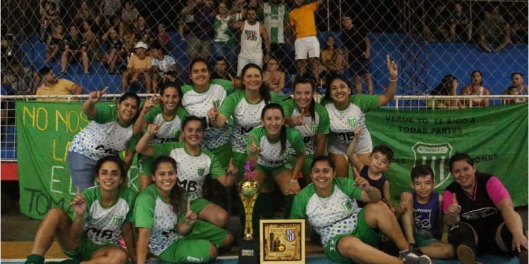 OTRA VEZ EN LO ALTO. El Verde debió sufrir, pero se consagró nuevamente campeón. Fue el mejor del 2022.