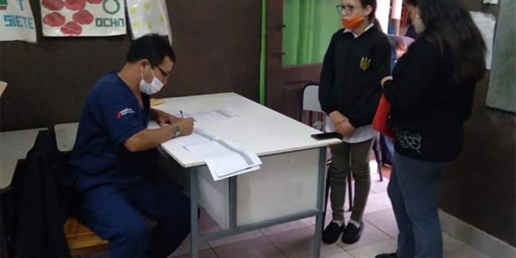 ATENCIONES. Este centro de salud recibe a vecinos de toda el área.