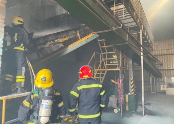 Incendio consumió parte de un secadero de yerba en Oberá