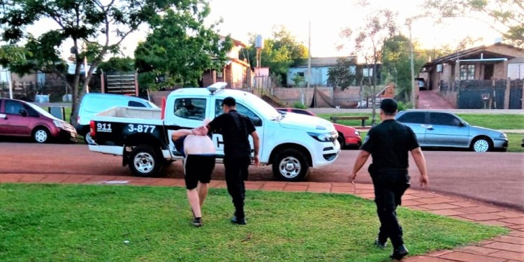 TRASLADO. El jueves por la mañana el joven sospechoso fue llevado desde Oberá a Puerto Rico a disposición judicial.