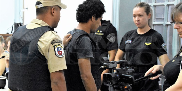 OPERATIVO. José Manuel Giménez fue trasladado a declarar ayer por la Prefectura Argentina, está detenido en una causa por violación de la ley de drogas 23.737.