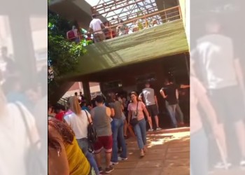 Larga y tediosa fila para trámites en la mesa de entradas de la Junta de Clasificación