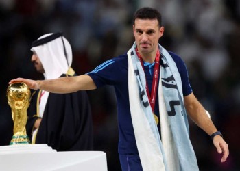 Scaloni: “La gente merece festejar con los campeones”
