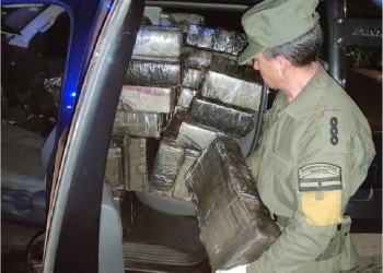 Abandonaron una camioneta con más de 1.200 kilos de droga en Santa Ana