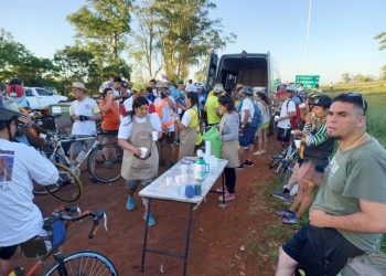 Las Matecocideras: “Este año pelamos 2 mil naranjas para los biciperegrinos”