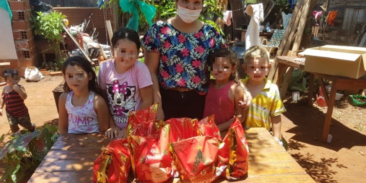 MERENDERO LINNA. Verón apela a la solidaridad de los misioneros.