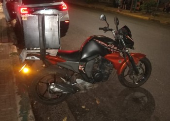 Un motociclista embistió a un peatón en el centro de Posadas