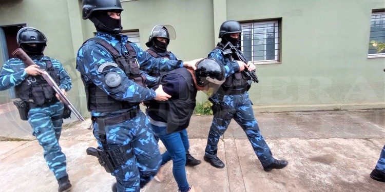 HACE TRES MESES. Muñoz es retirado del Juzgado de Instrucción 1 tras declarar por un intento de homicidio en Posadas, en junio.