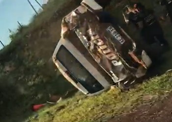 Vehículo de la Policía despistó y volcó en la ruta costera