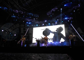 Festival del Litoral: Los Tekis desataron la alegría del carnaval