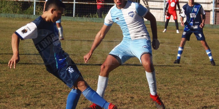 TOQUE CORTO. La Liga de Eldorado definirá mañana a su campeón. (gentileza C.Reble).