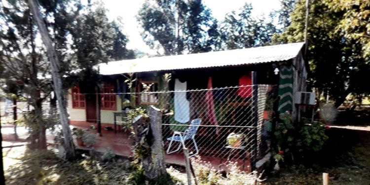 ESCENARIO. En esta vivienda del lote 15 de Colonia Tacuara fue donde hallaron muerto en un sillón a Stasiak.