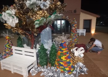 Los materiales reciclables son la estrella de la decoración navideña