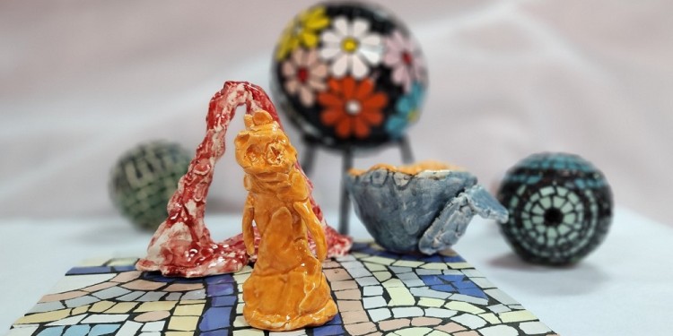 TRABAJOS ARTÍSTICOS. Esta tarde quedaron inauguradas las muestras: El Taller y Transformaciones, llevadas adelante por alumnos de los talleres del Parque del Conocimiento y del Profesorado de Artes Visuales del Montoya.