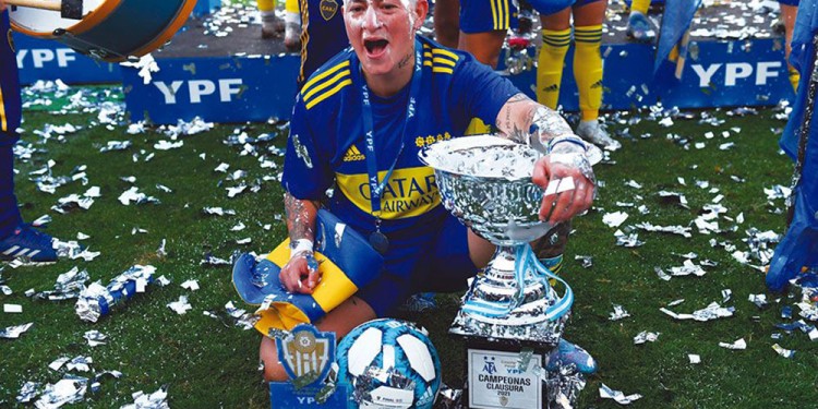 HONOR. Yamila tiene el privilegio de compartir la terna de fútbol con Messi, Rossi, Álvarez y Fernández.