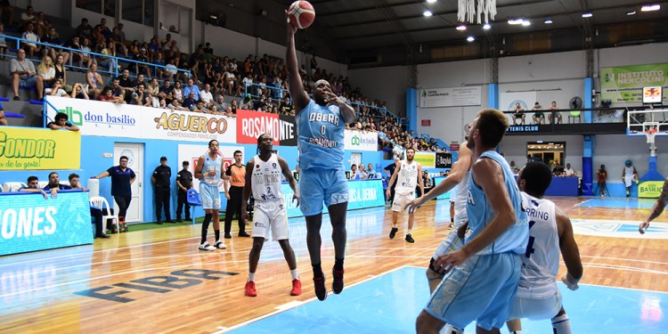 POR TODO. El team obereño quiere una sonrisa para arrancar el año.