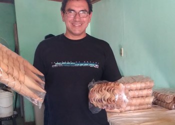 Empezó a los 16 años en una fábrica y hoy abastece de cucuruchos a toda la provincia
