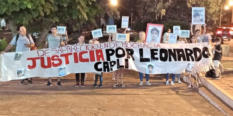 MANIFESTACIÓN. En diciembre pasado la familia de Leo retomó la protesta con marchas por calles de San Ignacio.
