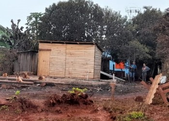 Vecinos en Ameghino ayudan a la familia afectada por el incendio