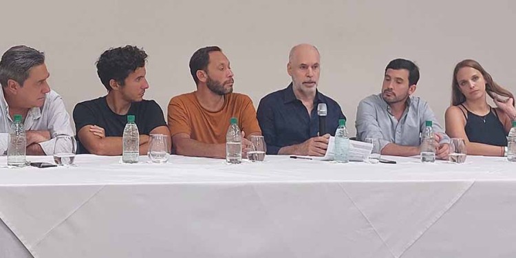 CRÍTICO. Rodriguez Larreta aterrizó el domingo en Iguazú y ayer realizó una conferencia de prensa con los diputados nacionales de Juntos por el Cambio misioneros (Gentileza Canal 9 Norte Misionero)