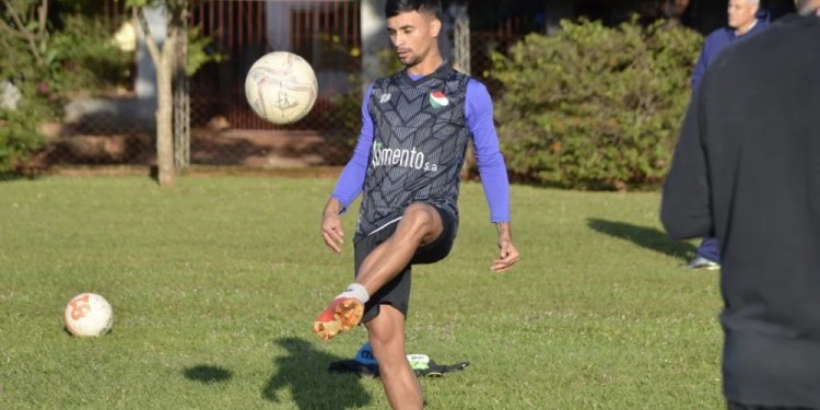 CARTA OFENSIVA. Bogarín es un viejo conocido de los misioneros. En su última visita, enfrentó a Guaraní con Victoria.