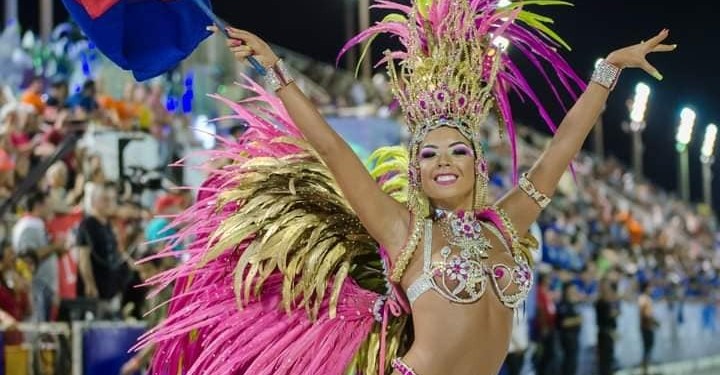 BRILLO Y ALEGRÍA. En febrero vuelve el carnaval más importante de Paraguay.