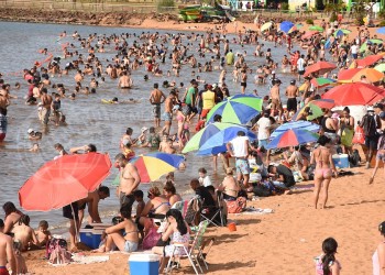 Cientos de familias arrancaron el año disfrutando de las playas posadeñas