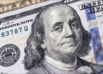 Sin techo: El dólar blue se vendió a $361 y fue un nuevo récord