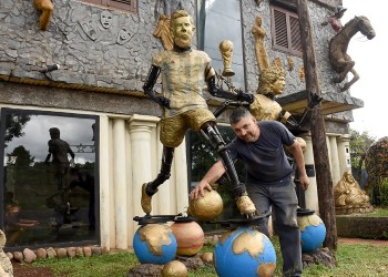 El clima mundialista, traducido en esculturas