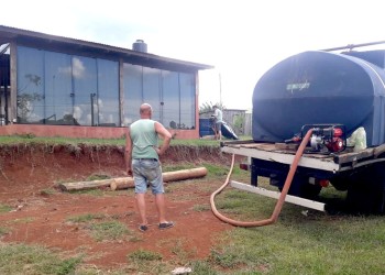 Irigoyen: más de 15 días sin agua, pagan $3.000 por llenar un tanque