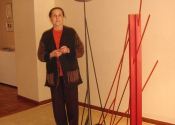 Mujer escultora siglo XXI