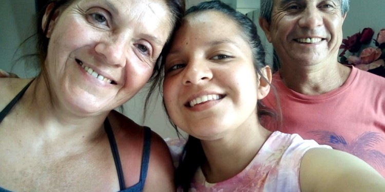 PILARES. Los papás de Milagros vienen todos los años desde Córdoba a visitarla y, de paso, pasean por la provincia.