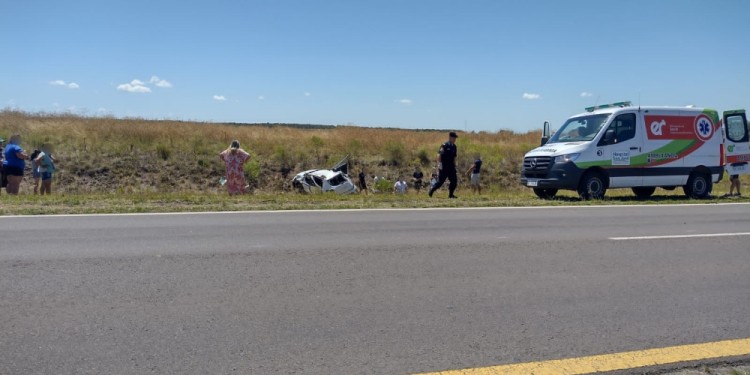 Despiste y Vuelco: los misioneros se accidentaron en la autovía en cercanías del acceso a Federación/ Foto: La Fusta