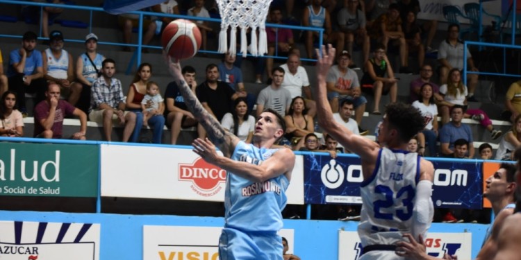 CON HOLGURA. El Celeste superó sin poblemas a Riachuelo, el jueves.