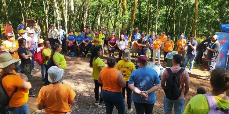 Realizaron una jornada de plogging en el Salto Küppers