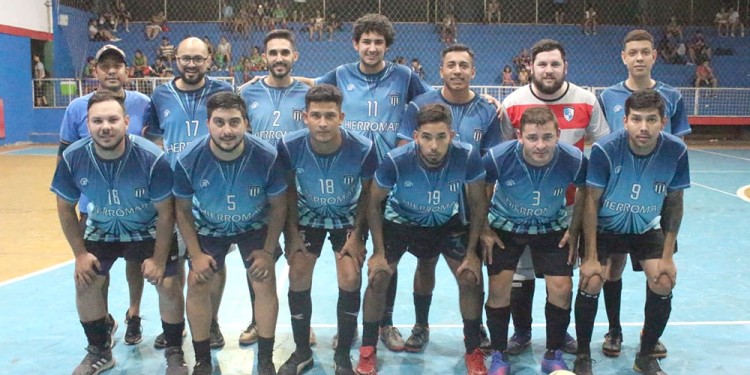 NO ES AZAR. Los quinieleros avanzan a paso firme en el certamen.