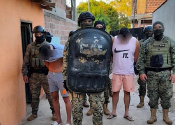 Cocaína, armas y nueve detenidos en allanamientos en la chacra 181 de Posadas