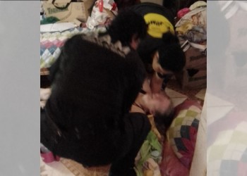 Asistieron a una mujer que se había desvanecido dentro de su vivienda