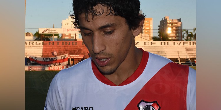 PARTIDA. El central Ariel Morales dejó La Franja para jugar en Nacional.